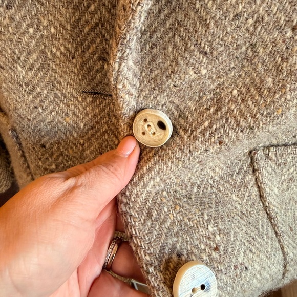Women's Vintage Herringbone Tweed Tan Blazer - Picture 5 of 5